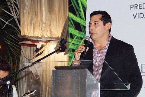 Distinguen complejo residencial 