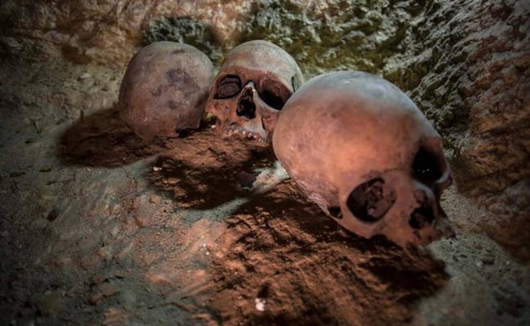 Hallazgos en el cementerio. FOTO: EFE