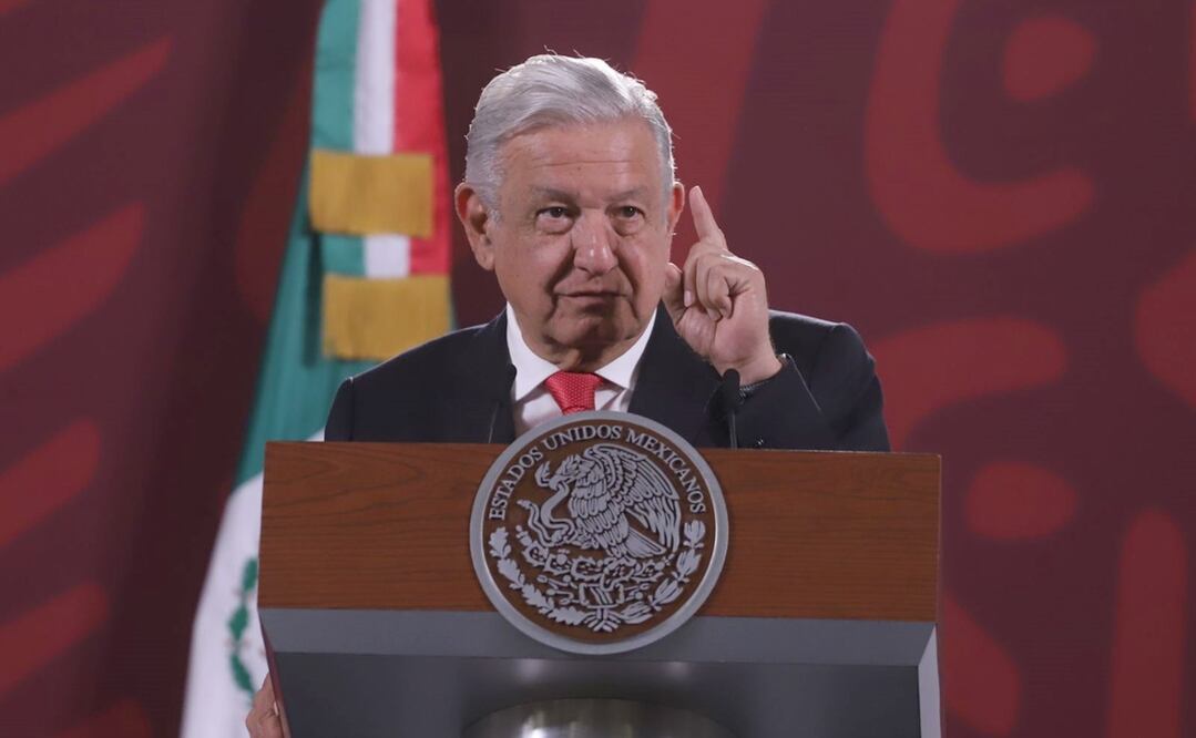 AMLO alista reforma a Ley de Austeridad para que ningún funcionario gané más que él