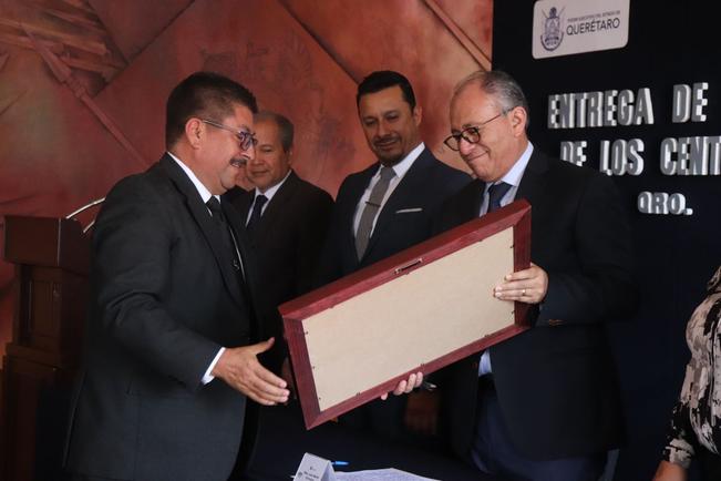 Acreditan a centros penitenciarios