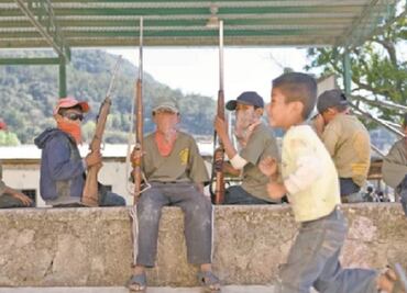 Para defenderse de los Ardillos, Luis armó a sus hijos con escopetas