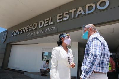 Trabajador del Congreso de Querétaro muere por Covid-19; hay 8 casos sospechosos