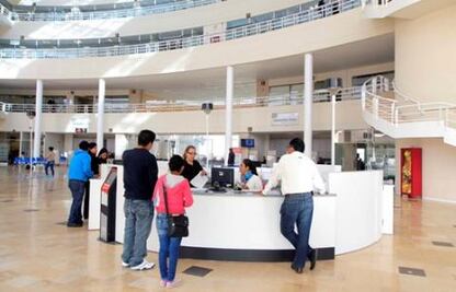 Aún en curso, relevos en capital