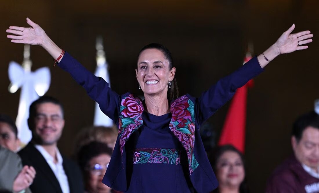 Claudia Sheinbaum celebra los resultados electorales que la favorecen. Foto: Carl de Souza / AFP