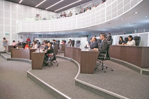 PAN, a favor de reducir a “pluris”