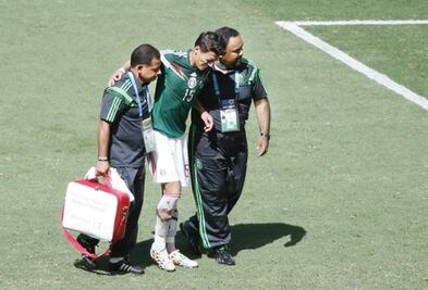 Héctor Moreno, con fractura de tibia