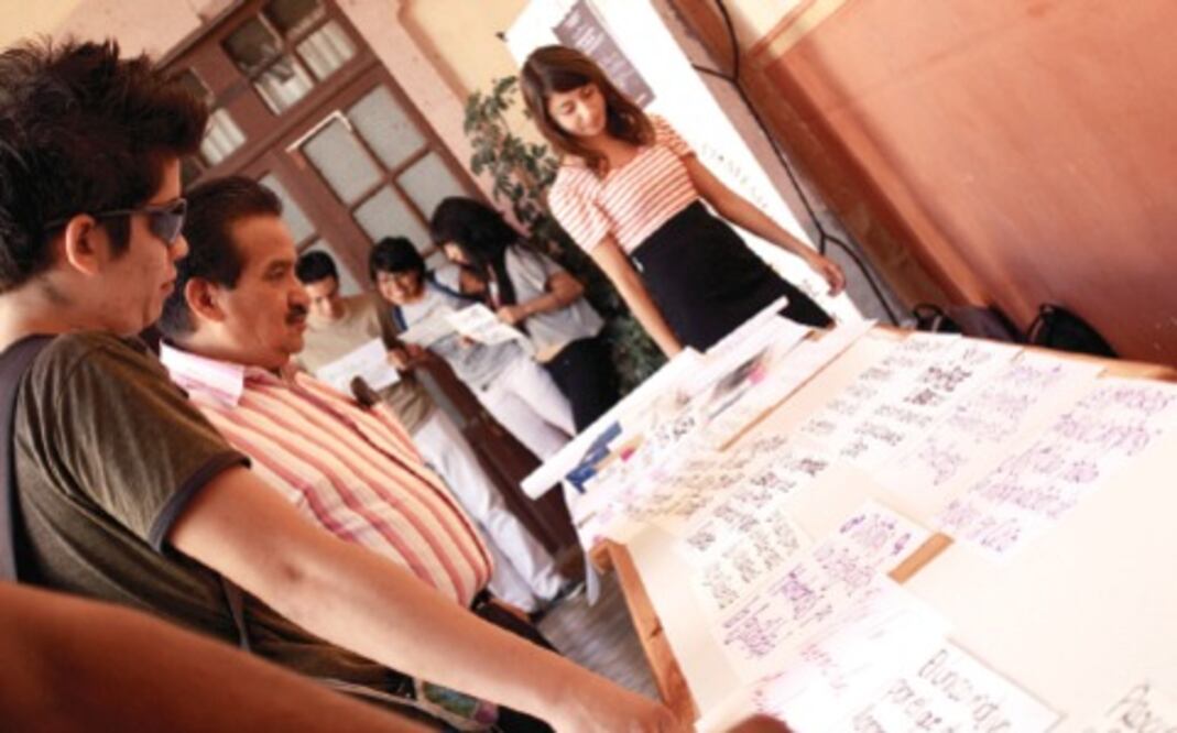 Alumnos de UAQ lanzan campaña antiviolencia