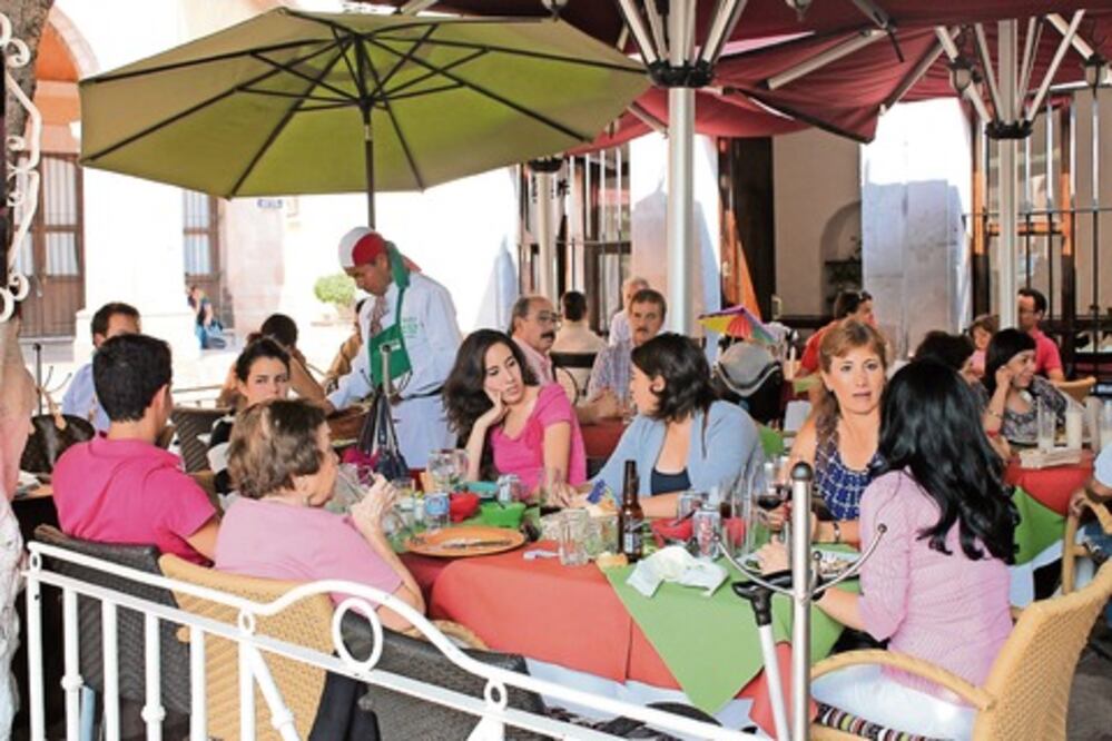 Regularán hoteles y restaurantes