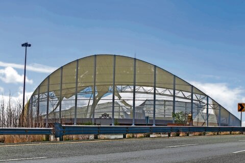 Cae techo del Lienzo Charro por viento