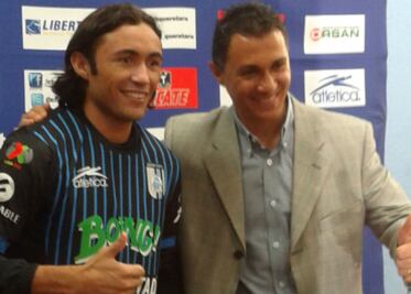 Presentan a un Gallo brasileño