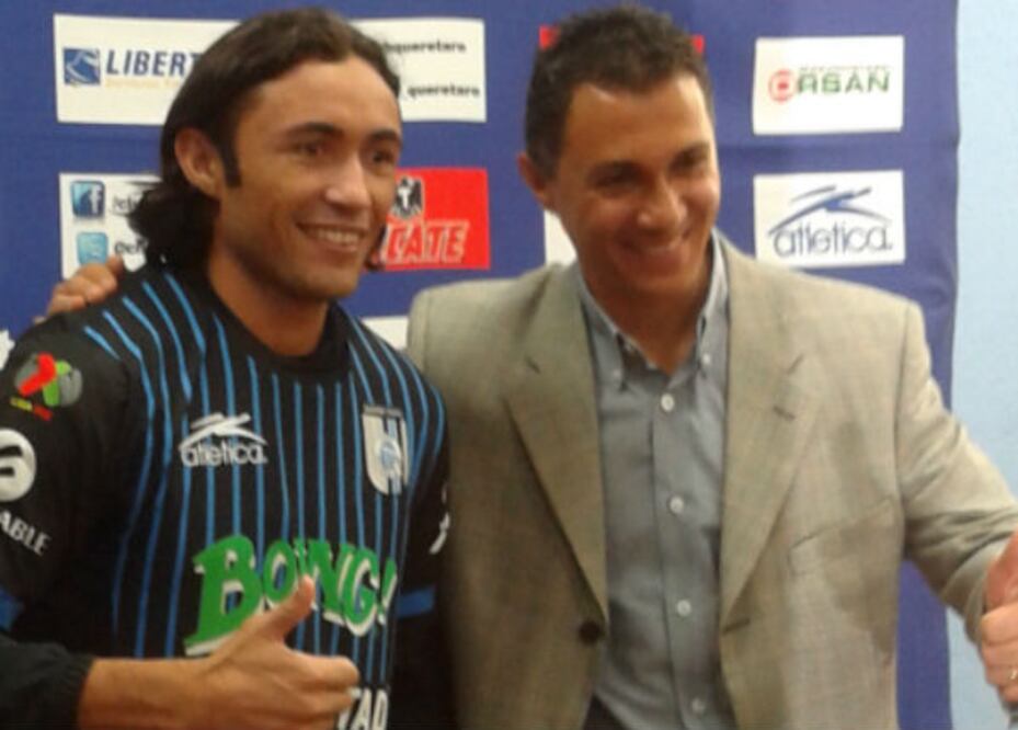 Presentan a un Gallo brasileño