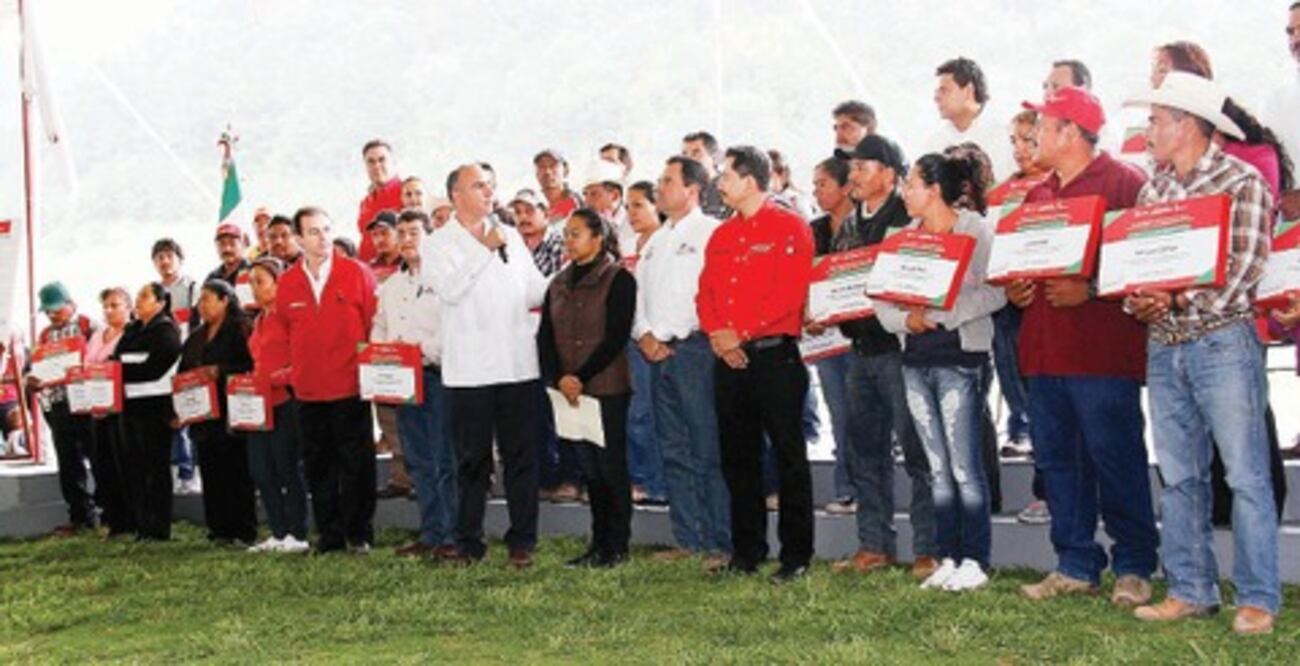 Calzada promete cumplirle al estado