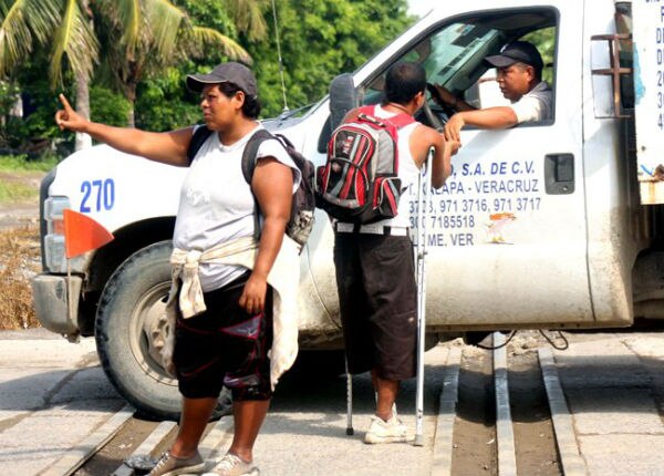 Detienen  a falsos migrantes