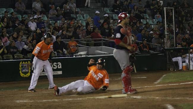 Broncos le pega al campeón