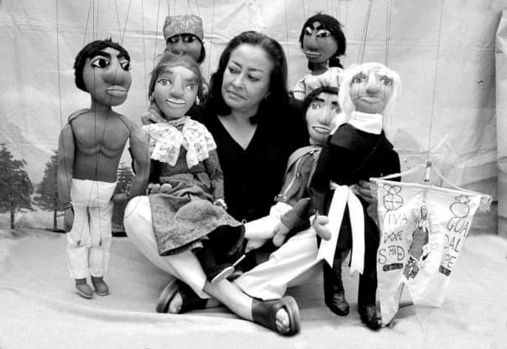 Rinden homenaje a Pilar Vega con altar monumental