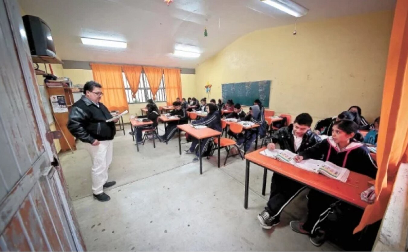 Niños estudiarán con planes de 3 gobiernos