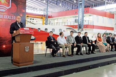 Calzada llama a jóvenes a innovar como empresarios