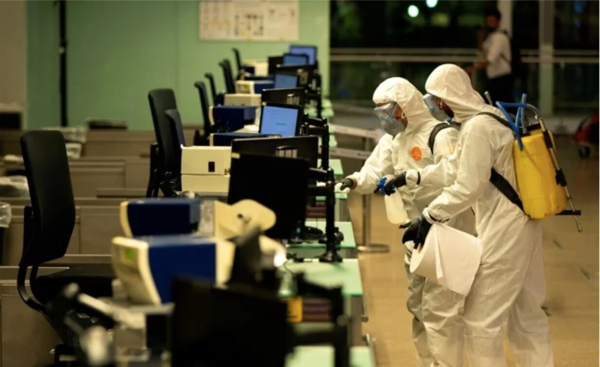 ¿Cuántas veces debemos limpiar escritorios, teclados de computadoras y teléfonos ante el Covid-19?