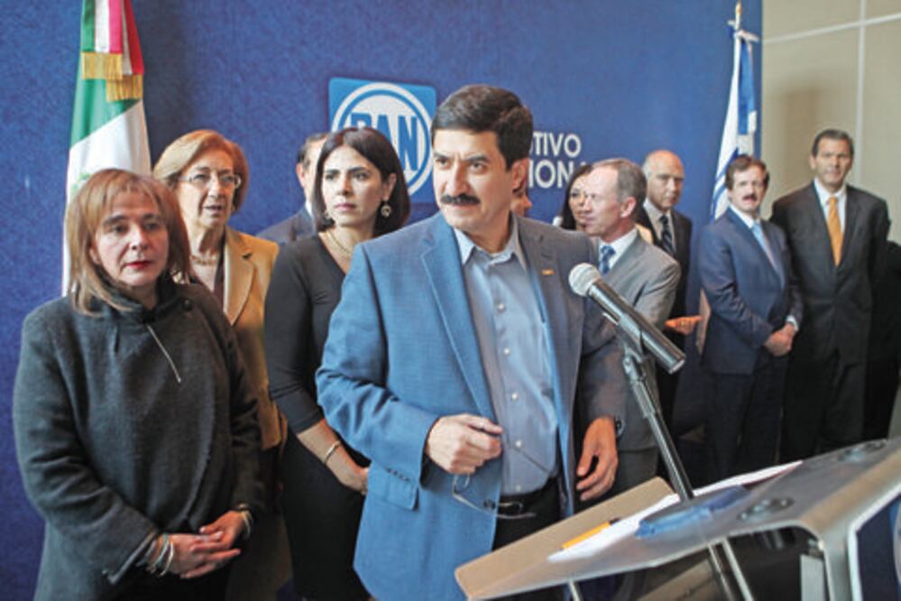 Pide Corral enfrentar desafíos con unidad