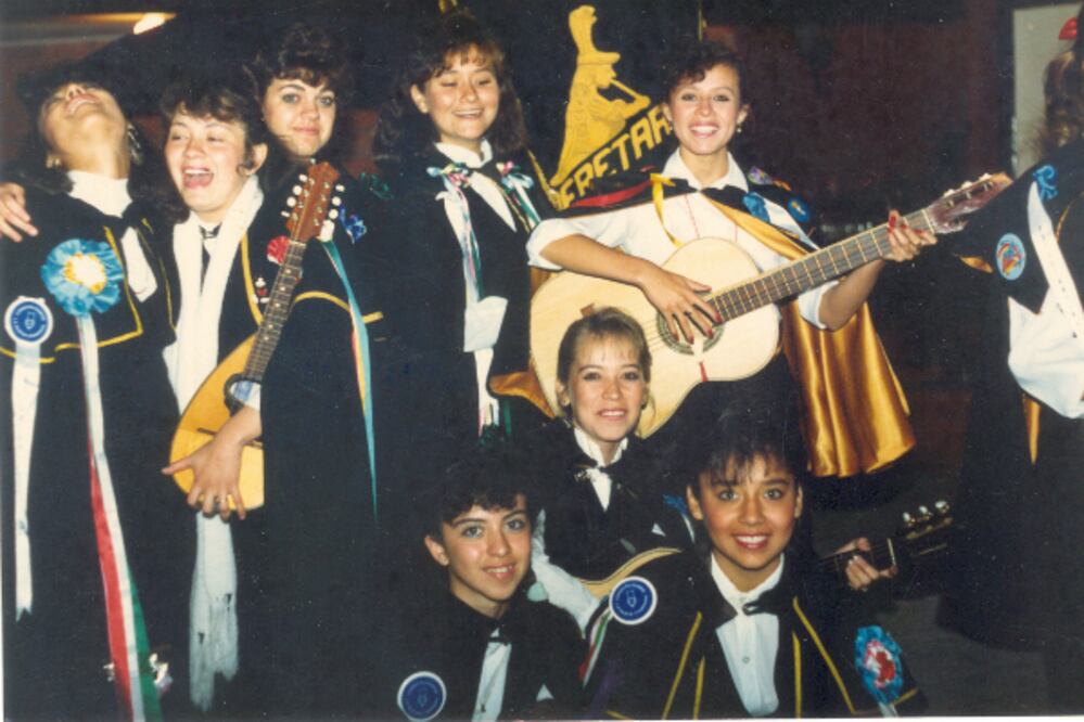 Cumplirá estudiantina femenil de UAQ 25 años