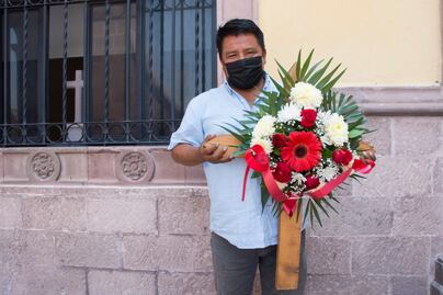 Día de la Santa Cruz. Llegan para agradecer un año de empleo