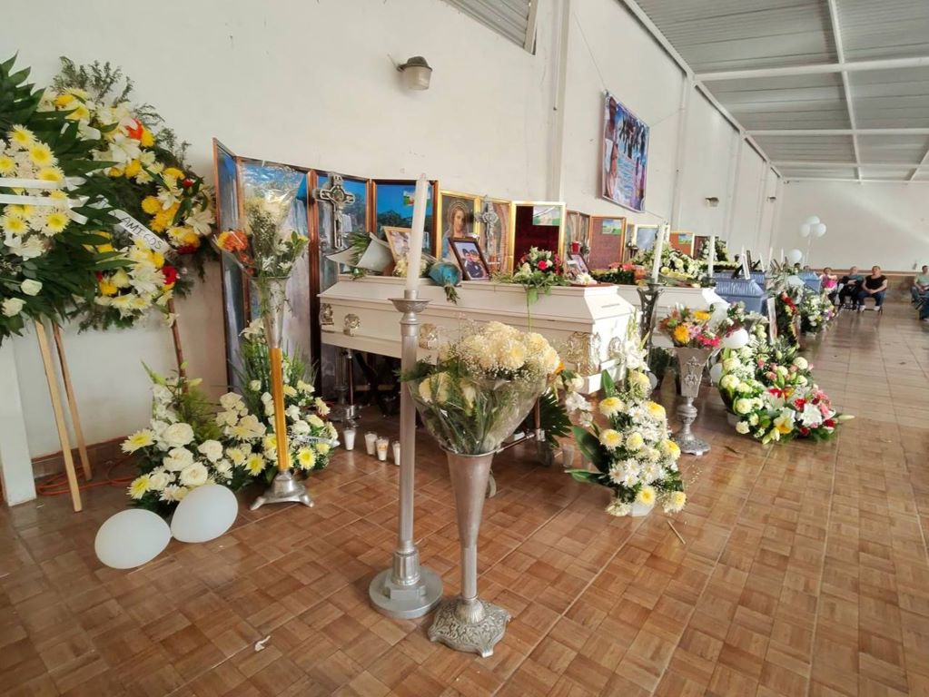 En El Salitre despiden a sus vecinos que perdieron la vida en un accidente automovilístico