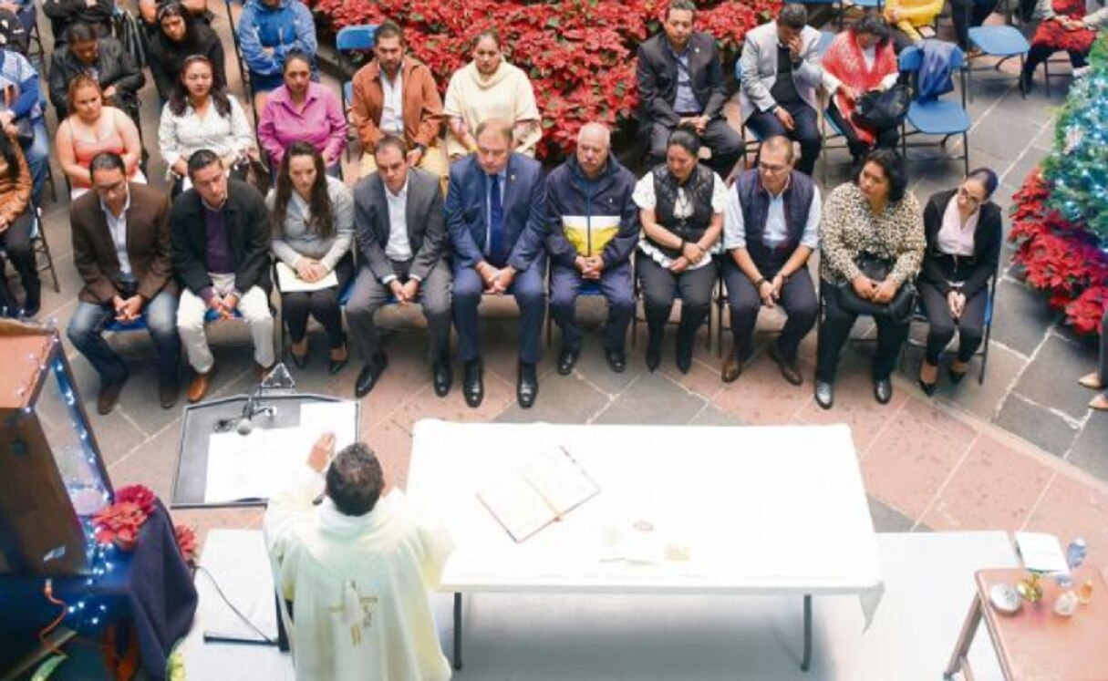 "Cuau" olvida las clases de historia para festejar a la Virgen