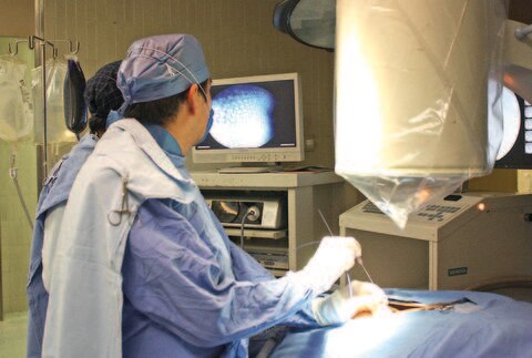 Realizan primera cirugía de bajo costo en Tequis