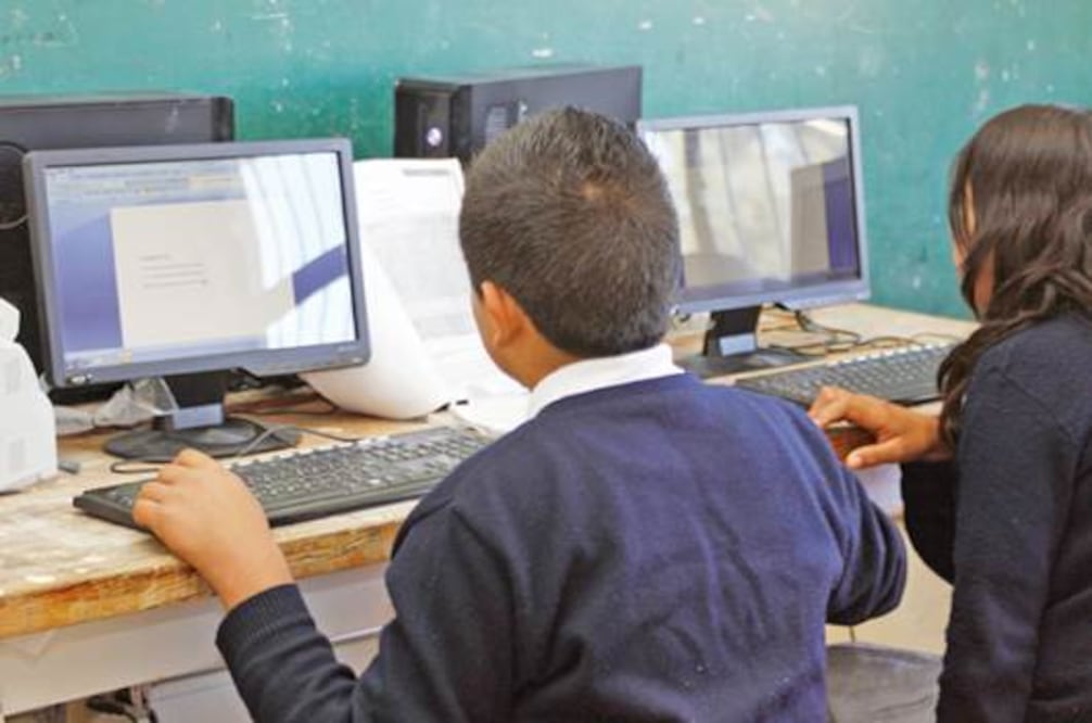 Van contra escuelas ‘patito’