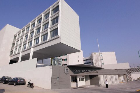 Líder de la 58 Legislatura oculta fallas