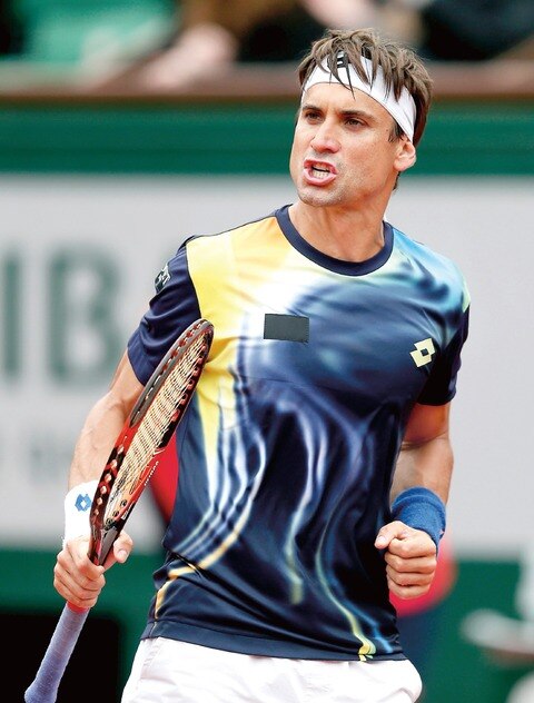 Ferrer supera fácil la primera ronda