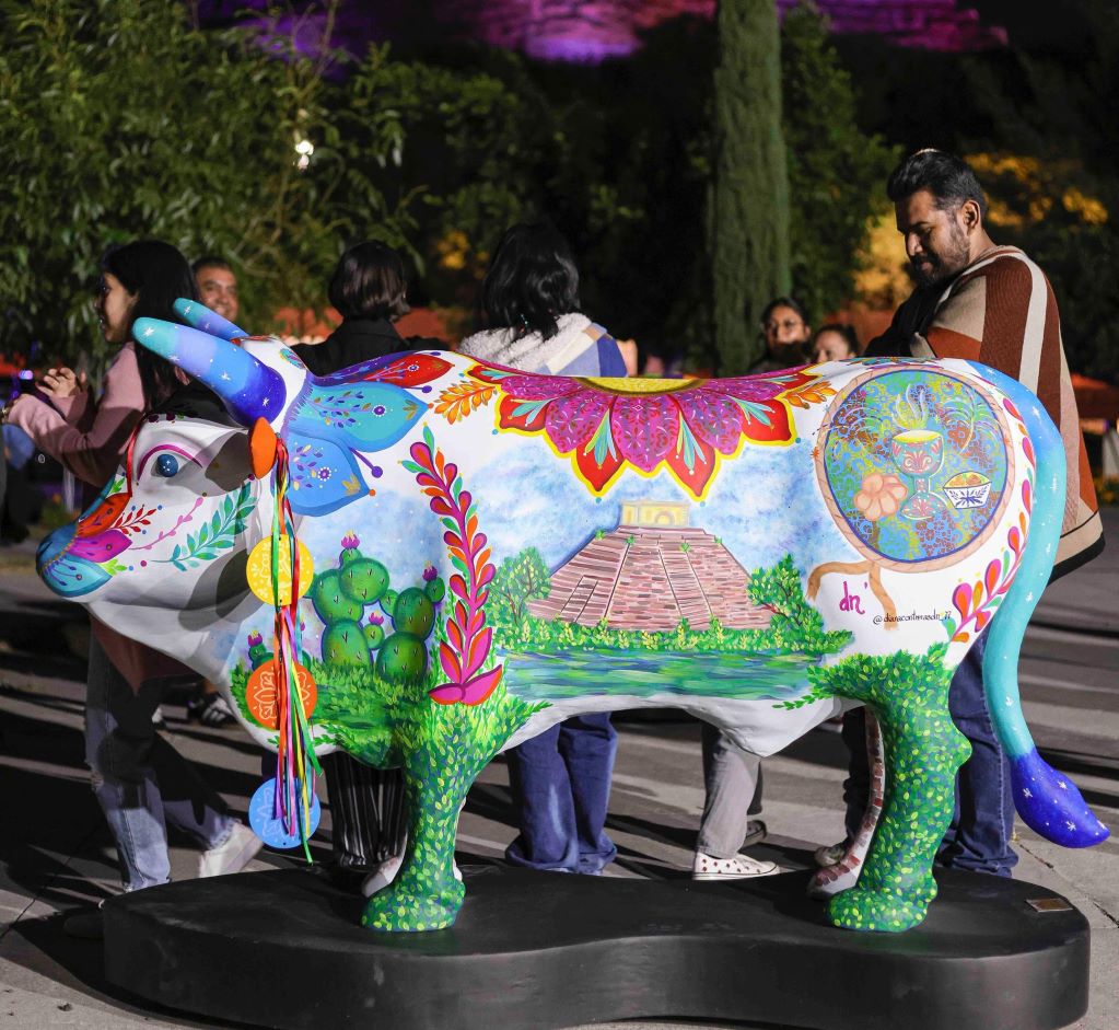 Buey de Arte y Tradición honra a Corregidora