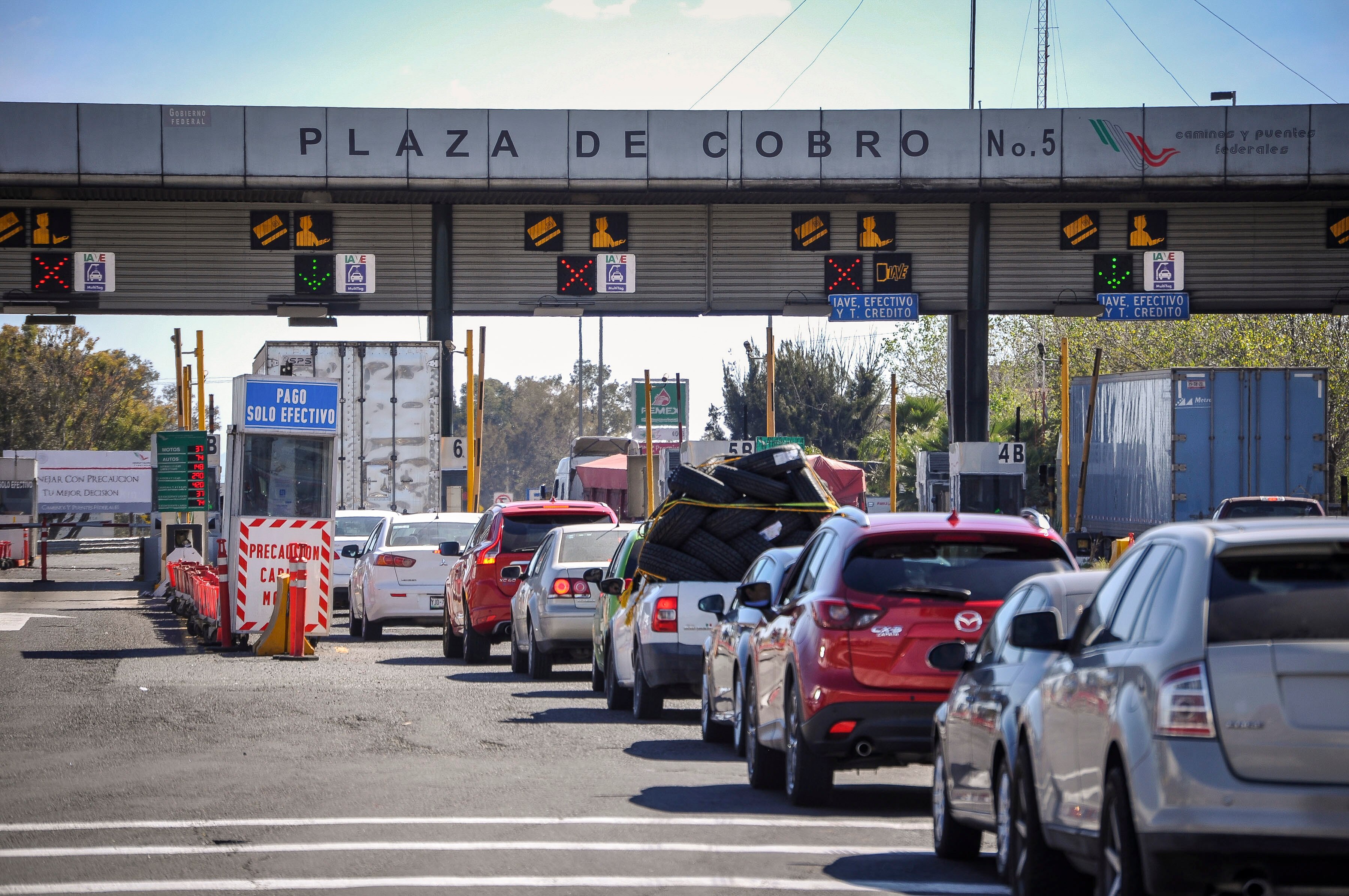 Aumenta flujo de vehículos en las vías federales