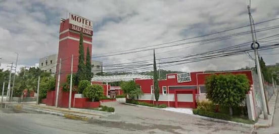 Aseguran maleta con dos armas en el motel Maya Park