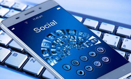 Compran cuentas de Facebook por menos de 100 pesos