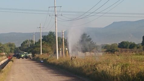 #Avance| Reportan derrama de combustible en toma clandestina