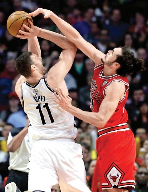 Noah pone orden en casa frente a los Nets