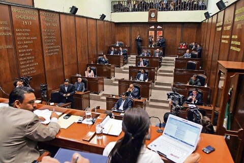 Buscan llevar Congreso a regiones