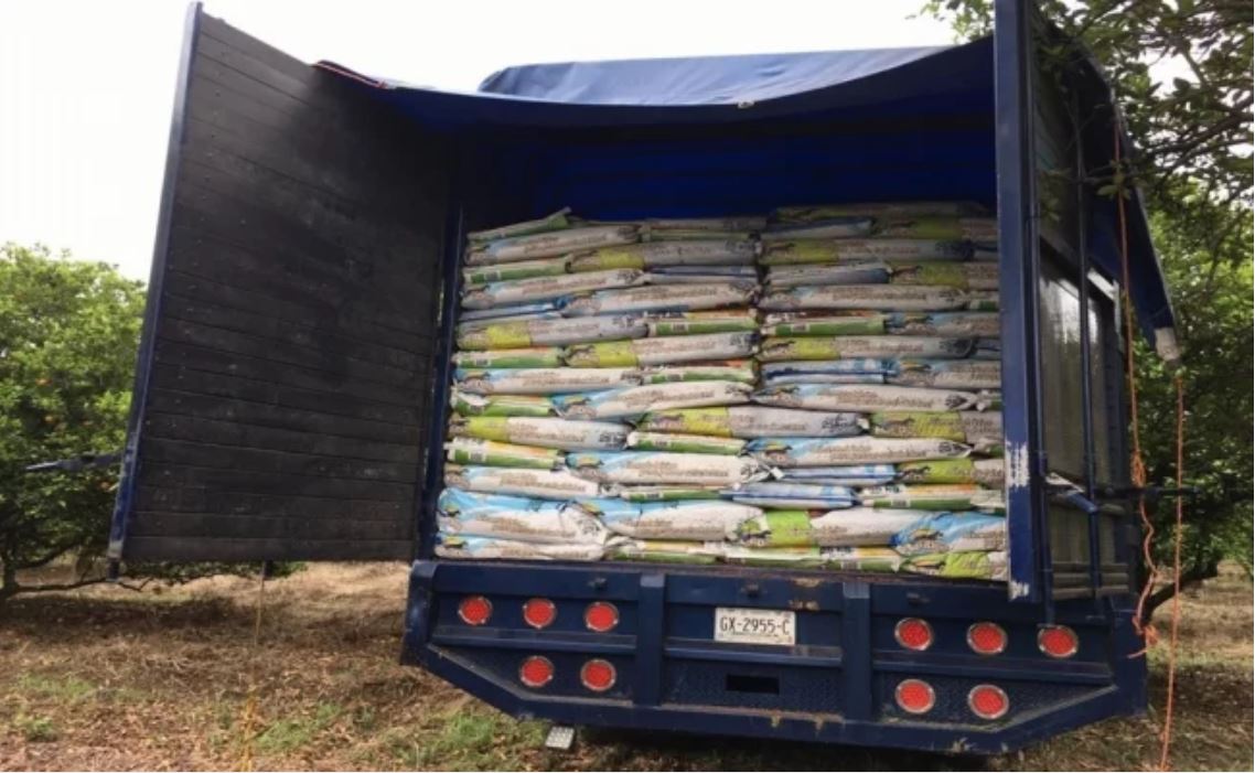 Aseguran 40 mil litros de combustible en cargamentos de croquetas y azúcar