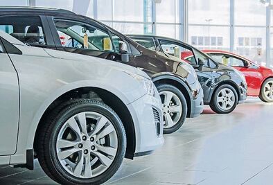 Aumenta casi 25% la venta de automóviles 