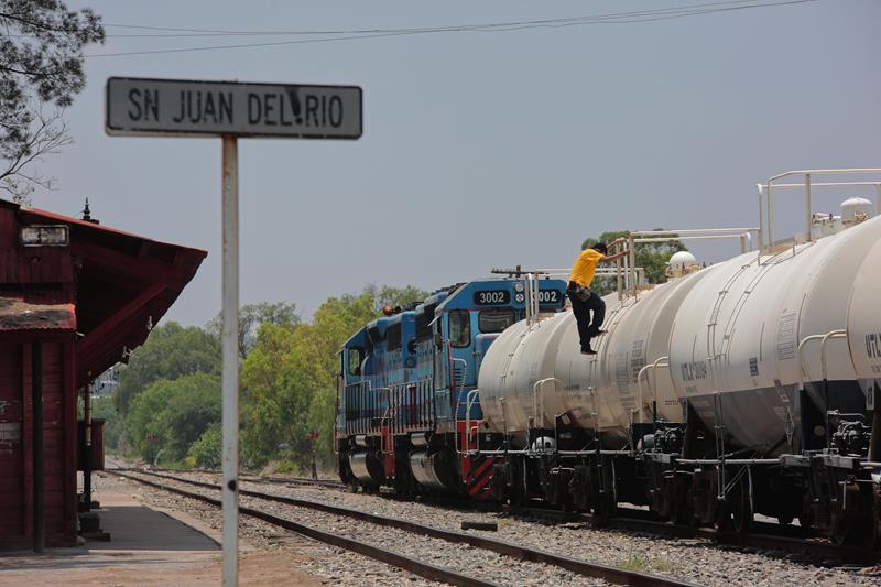 Robos a tren, negocio para muchos, revelan