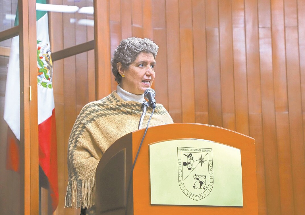 Ingresan a UAQ más mujeres que hombres