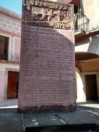 Hoy inauguran El Derrumbe de la Estatua