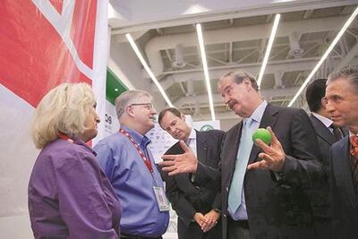 Pemex debe ser competitivo: Fox