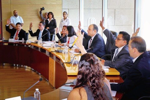 Regidor de Epigmenio González toma protesta