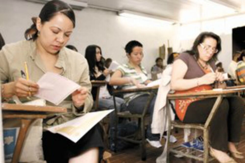 Defiende SNTE a maestros reprobados