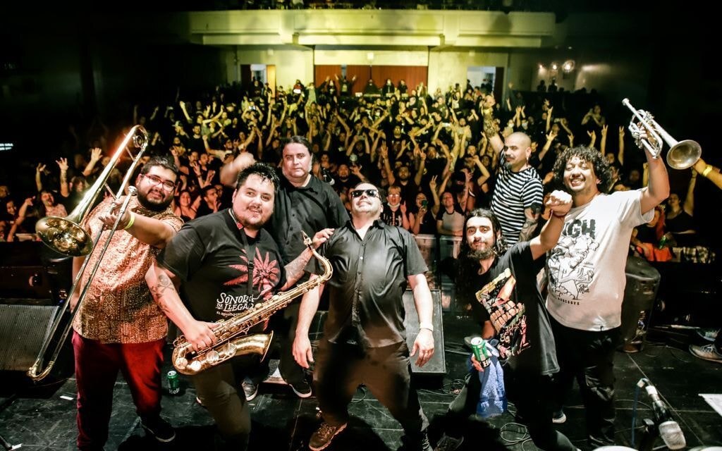 La banda chilena Sonora de llegar está de visita en México