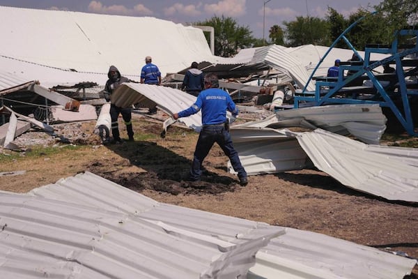 Atienden afectaciones por lluvia y viento en Corregidora