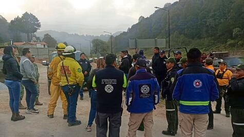 Combaten incendio de 15 hectáreas en Cadereyta de Montes