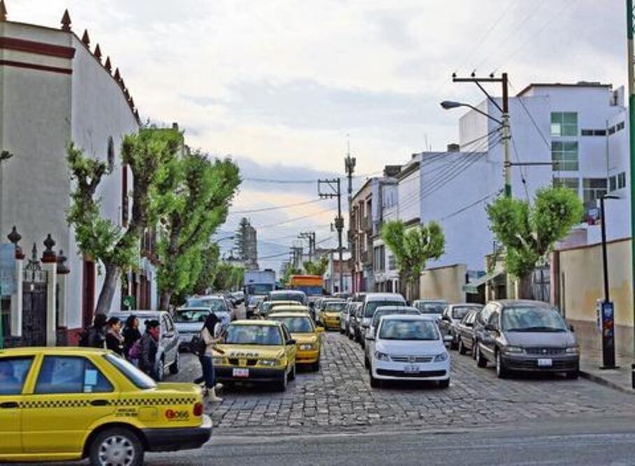 Buscan contribuciones por autos foráneos